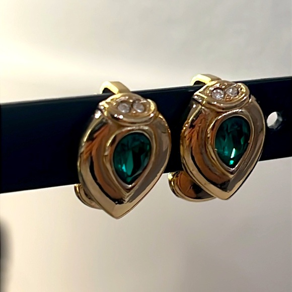Christian Dior vintage Elegant Gold and Green clip on earrings. Made in Germany - Picture 4 of 16